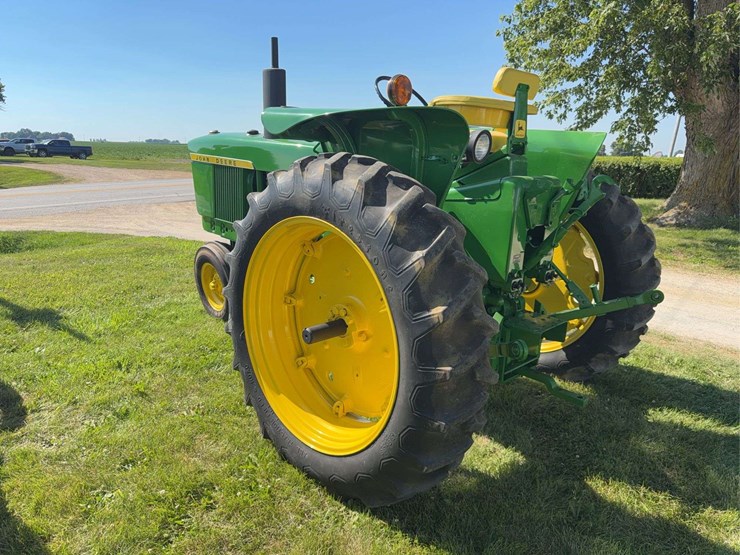 john-deere-2520-image-3