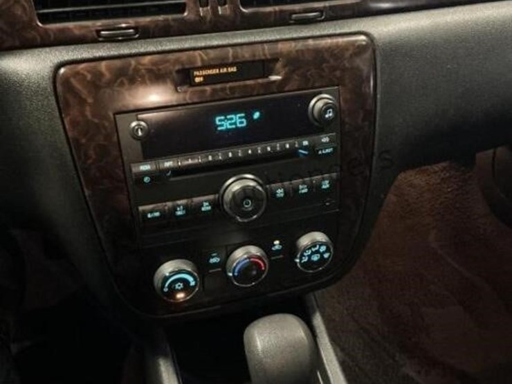 2013-chevrolet-impala-sdn-image-18