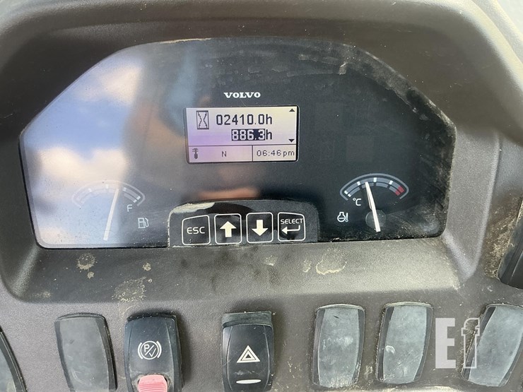 2012-volvo-bl60b-image-17
