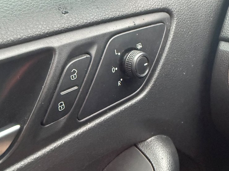 #55-•-2015-volkswagen-jetta-image-16