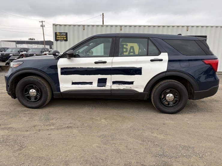 2020-ford-explorer-image-7