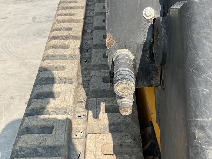 2021-jcb-3ts-8t-image-14