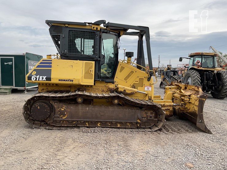 2015-komatsu-d61ex-23-image-5