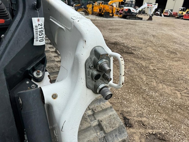 2023-bobcat-t76-image-12