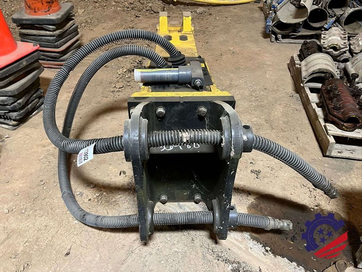 2019-epiroc-mb1000-hydraulic-hammer-image-6