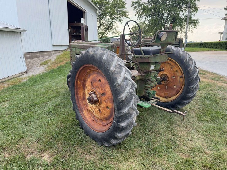 john-deere-b-image-3