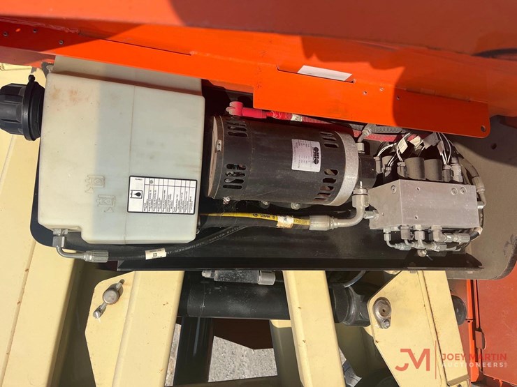 jlg-e300ajp-image-12
