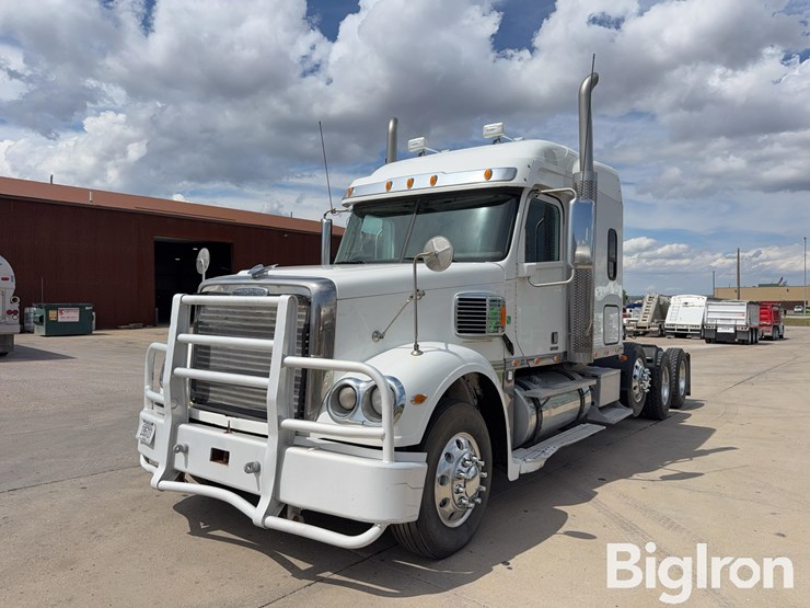 2012-freightliner-coronado-132-image-1