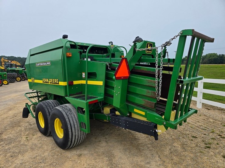 john-deere-100-image-3