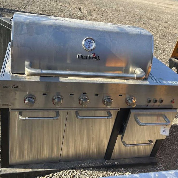 #206 • 5 - Piece Char Broil Medallion Outdoor Kitchen