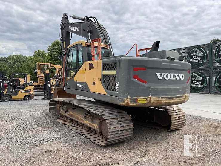 2016-volvo-ec220el-image-2