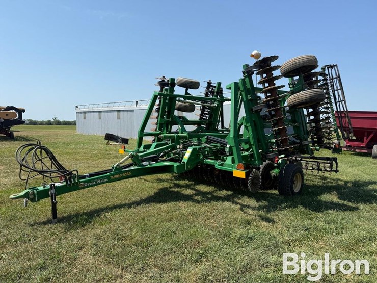 2017-great-plains-2400tm-image-1