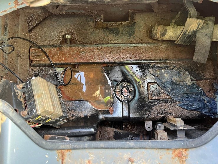 2021-takeuchi-tl12v2-image-24