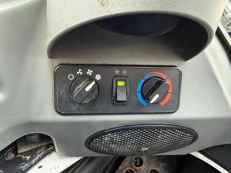 2022-bobcat-s850-image-27