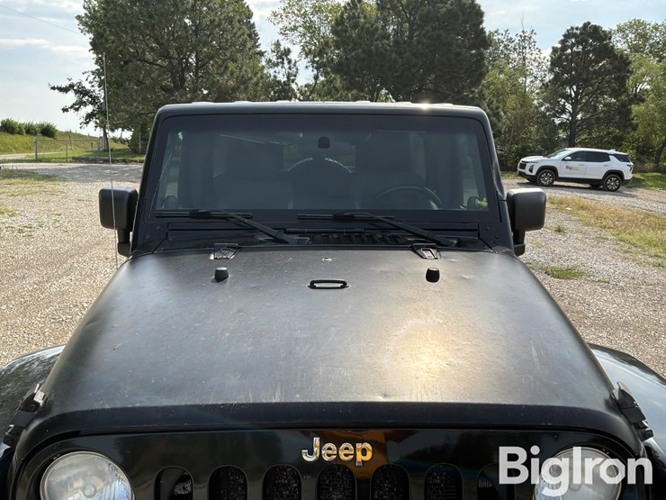 2010-jeep-wrangler-image-11