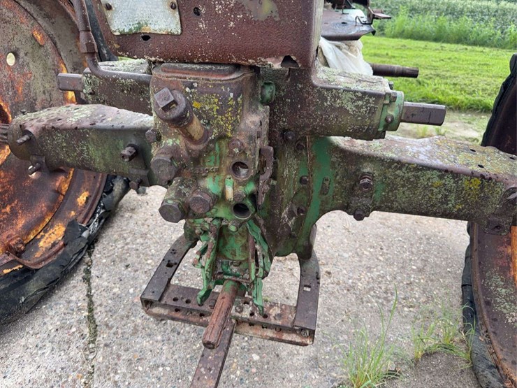 john-deere-b-image-30