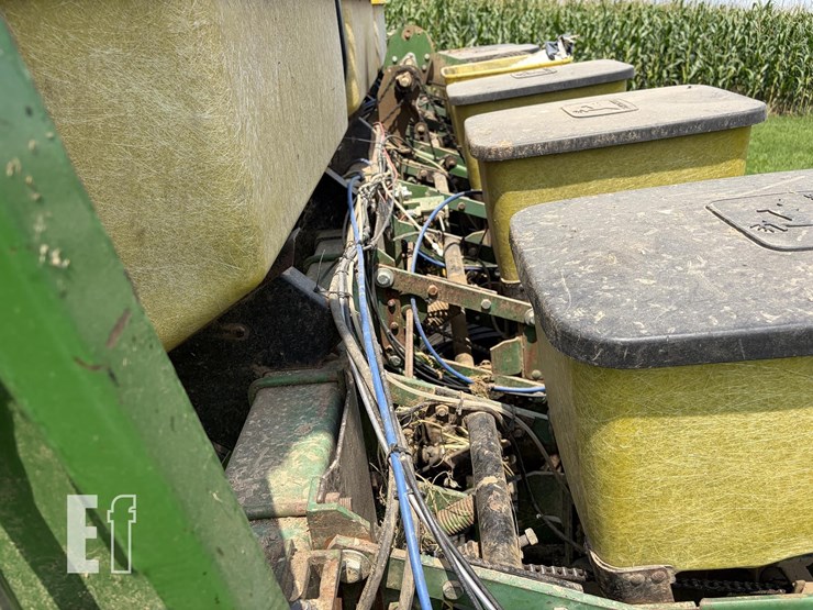 john-deere-7200-image-18