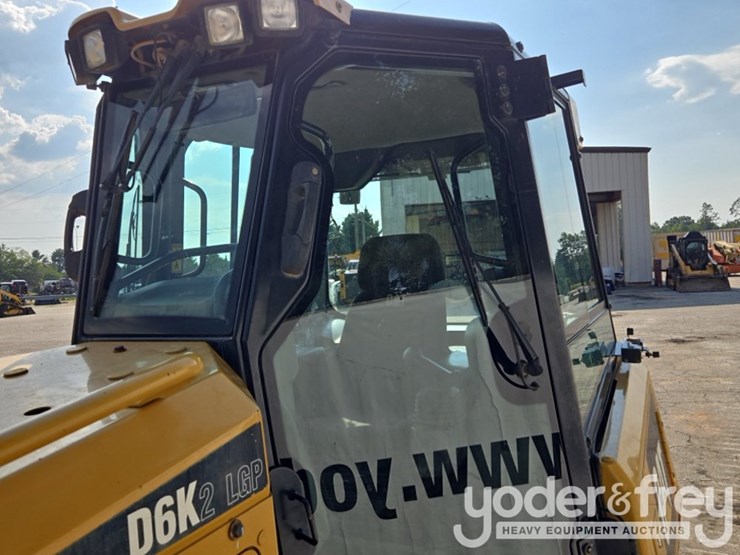 2020-caterpillar-d6k2-lgp-image-28