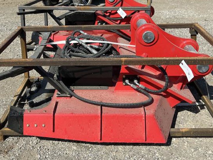 caterpillar-320-image-1