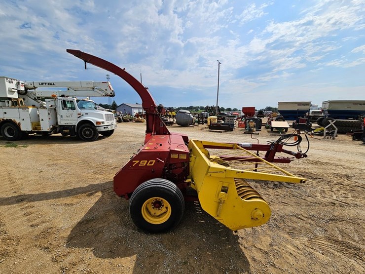 2018-new-holland-790-image-6