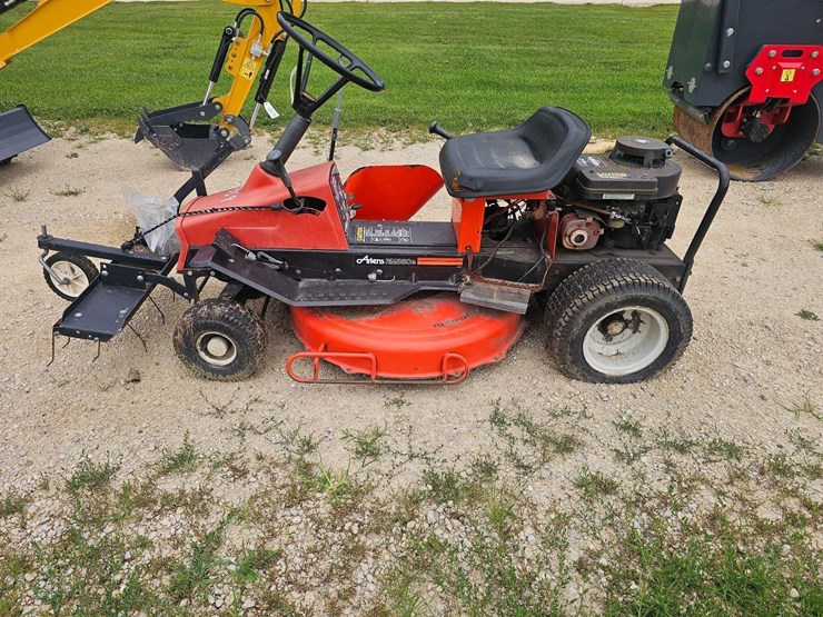 ariens-rm830c-riding-mower-image-1