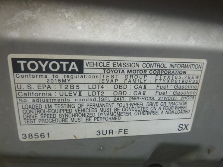 2015-toyota-tundra-image-12