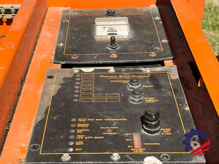 psc-arrowmaster-vi-1500-solar-powered-/-towable-arrow-board-image-26