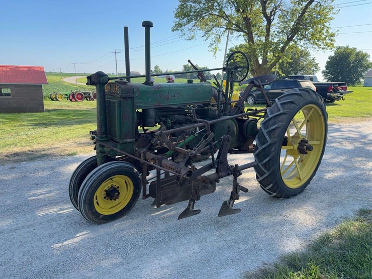 john-deere-b-image-1