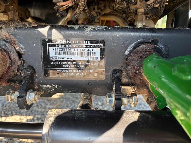 #1021-•-john-deere-2550e-*diesel*-riding-greensmower-image-11