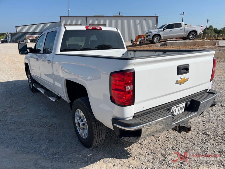 2018-chevrolet-2500-image-3