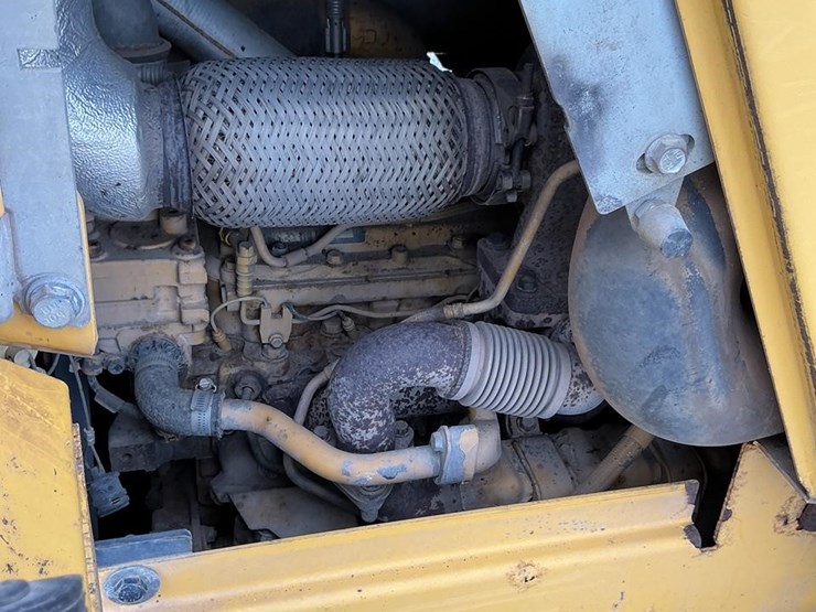 2019-deere-750k-lgp-image-21
