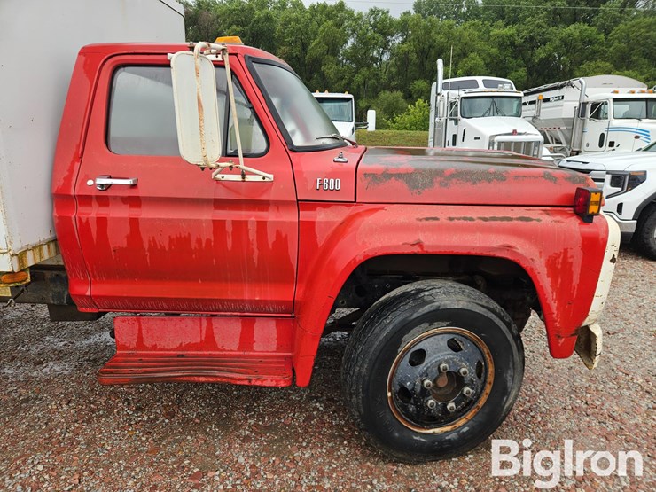 1976-ford-f600-image-12
