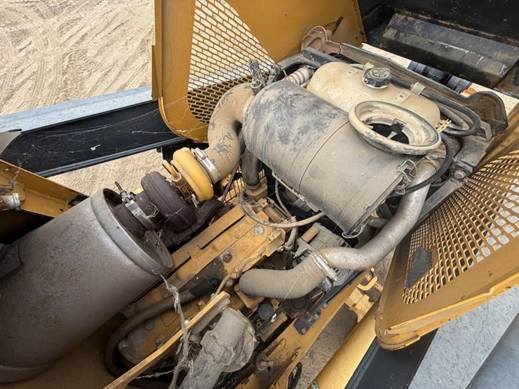 2013-deere-210k-ep-image-44