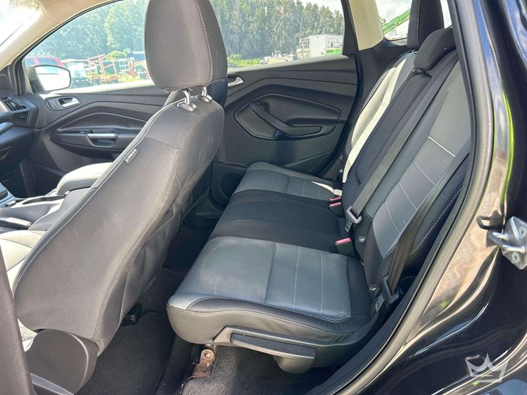 2015-ford-escape-image-22