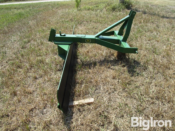 john-deere-8-image-8