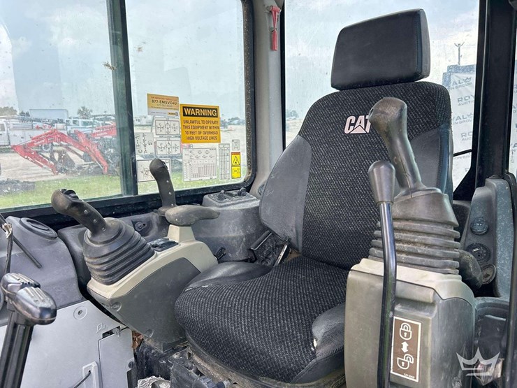 2018-caterpillar-305.5e2-image-15