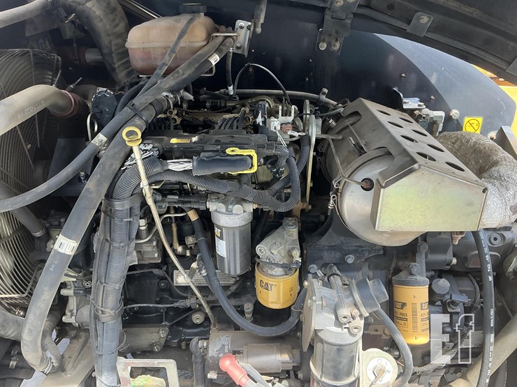 2014-caterpillar-th407c-image-15