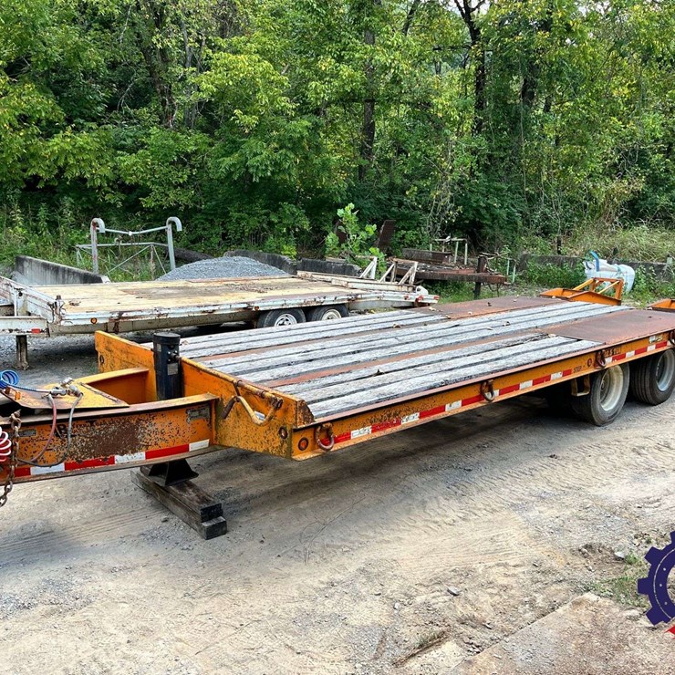 2013 BETTER BUILT 22.5T Dual T/A Equipment Trailer