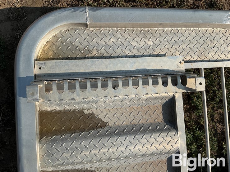 merritt-headache-rack-w/chains-and-tarp-image-17