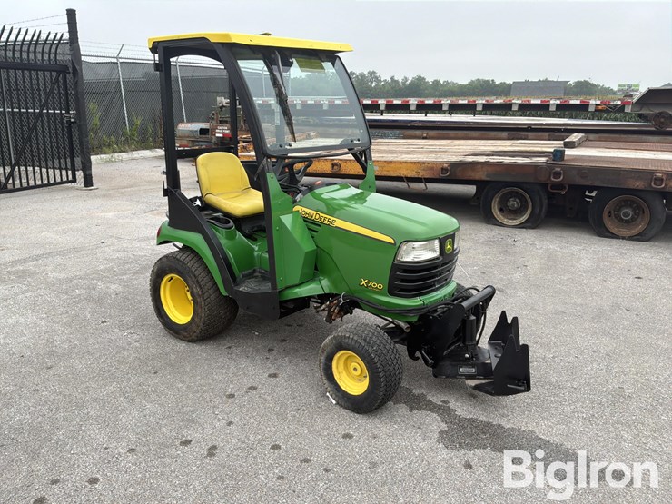 2009-john-deere-x700-image-3
