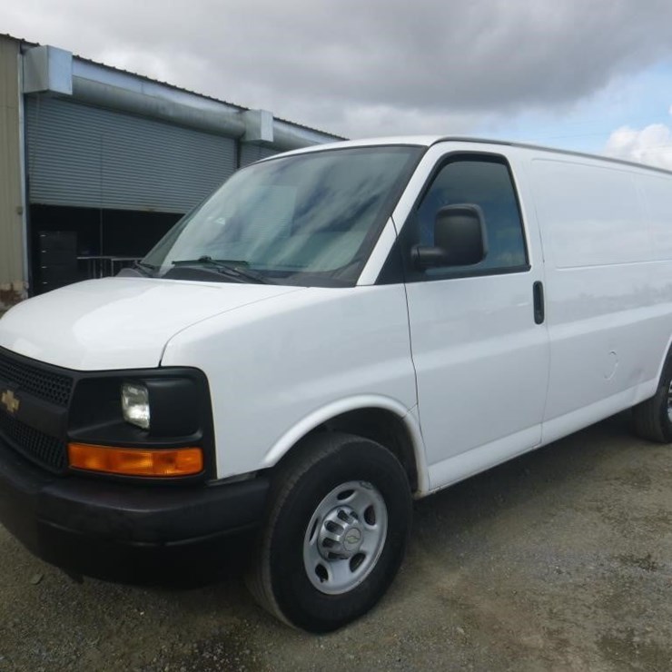 2010 CHEVROLET EXPRESS 2500