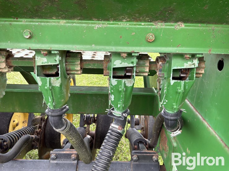 john-deere-750-image-13