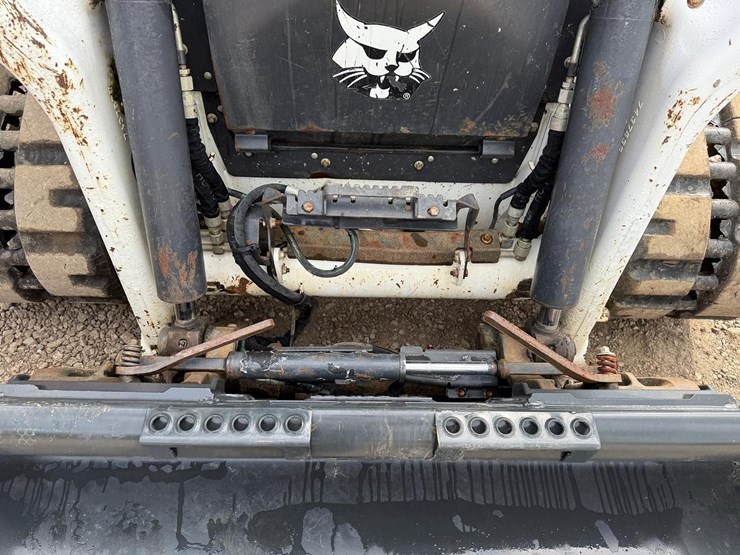 2022-bobcat-t76-image-10