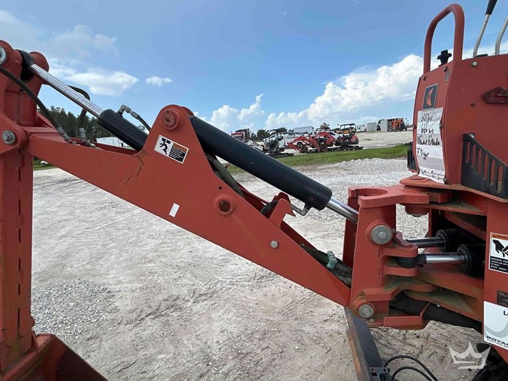 2012-ditch-witch-rt80-image-16