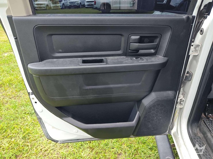 2017-dodge-1500-image-30