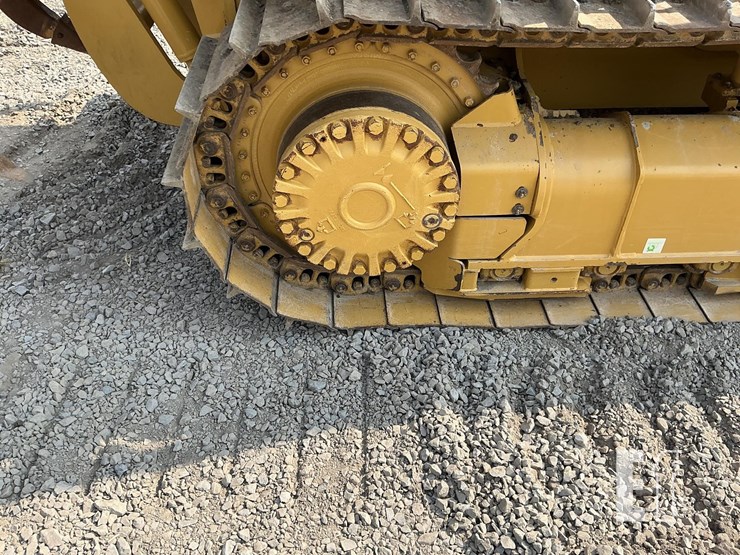 2023-caterpillar-d1-image-10