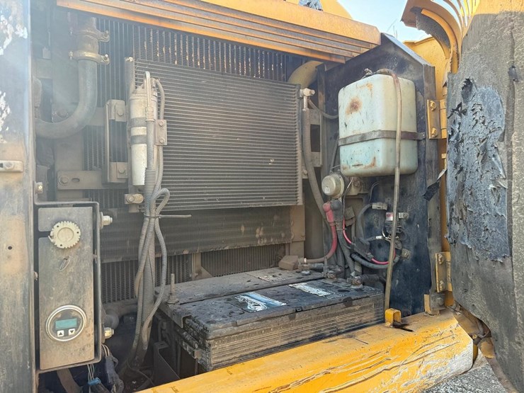 deere-200c-lc-image-20