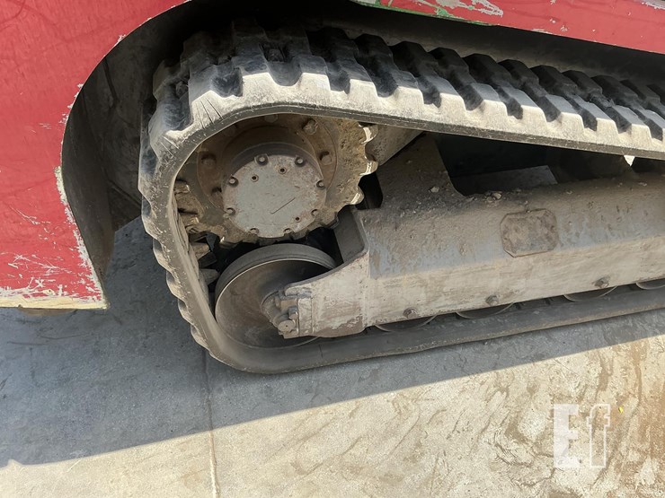 2013-takeuchi-tl230-image-10
