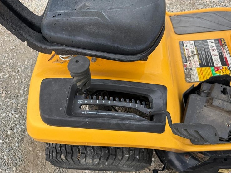 2015-cub-cadet-xt1-lt42-image-17