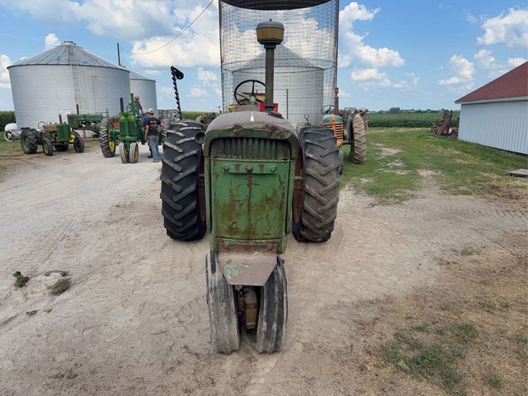 john-deere-3010-image-8